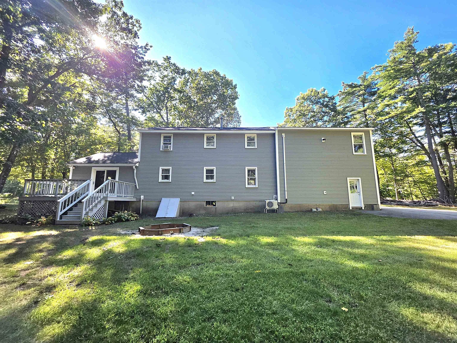 3 bed, 2.5 bath, 2528 sqft, $3,750 — Photo 2