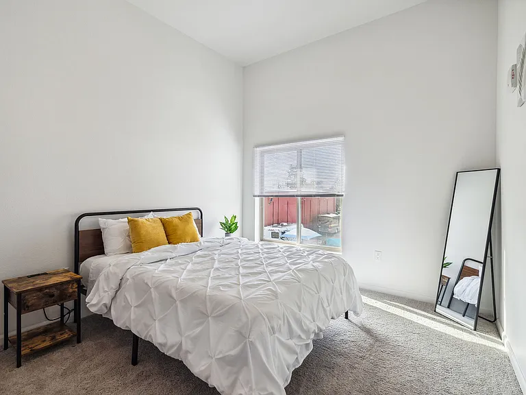 Pullman Lofts — Photo 37