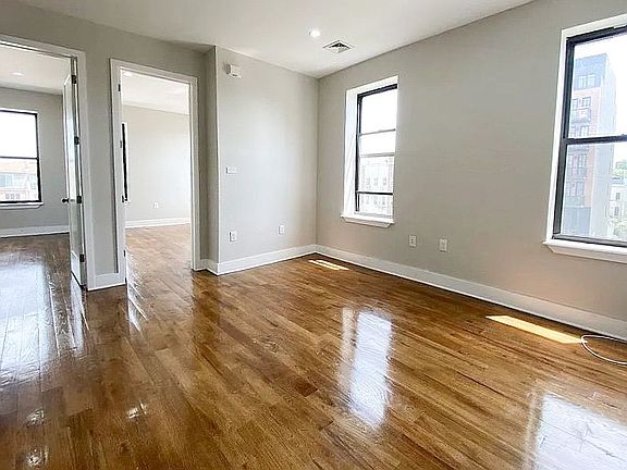 4th image of 2105 Atlantic Ave #3