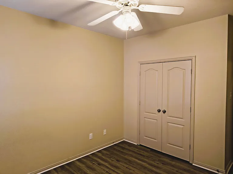 5725 Swords Dr — Photo 9