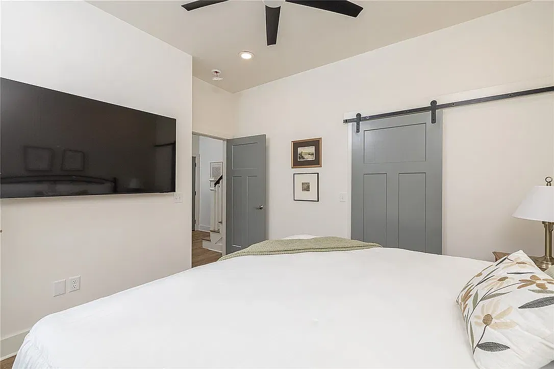 2 bed, 1173 sqft, $2,395 — Photo 4