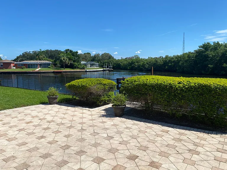 9431 Sun Isle Dr NE — Photo 20