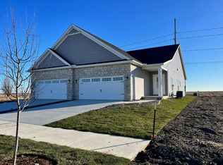 17 Stone Mill Ct, Bloomington, IL 61705