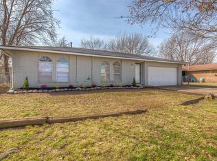 11854 E 61st Pl, Broken Arrow, OK 74012