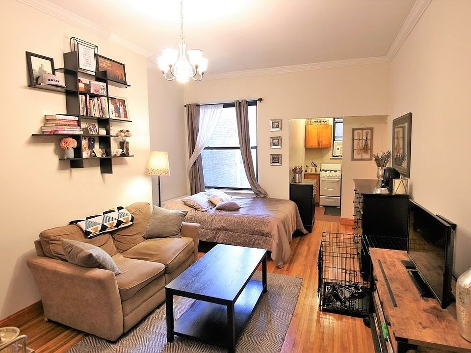 1st image of 305 W 92nd St #C3