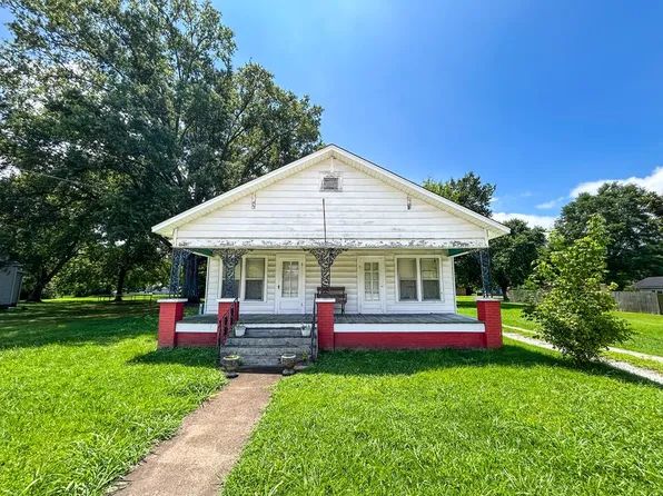 30008 Broad St, Bruceton, TN 38317