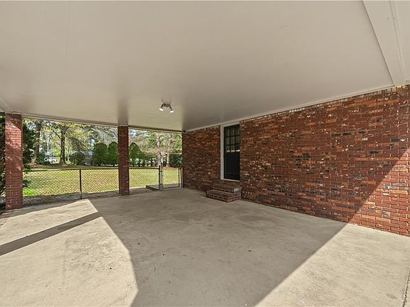 3rd image of 689 Old Canton Rd