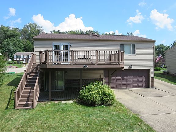 3rd image of 1032 Barnsley Dr