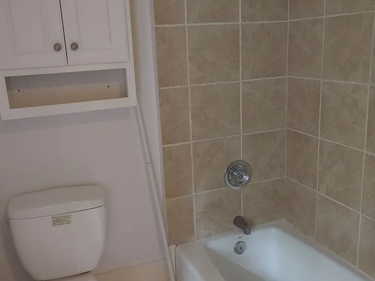 2228 Yew St — Photo 14