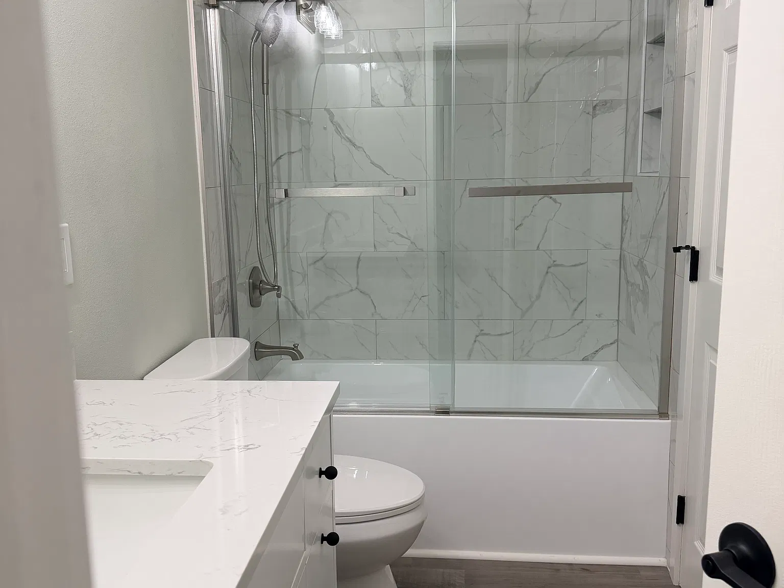 3 bed, 1050 sqft, $2,400 — Photo 3