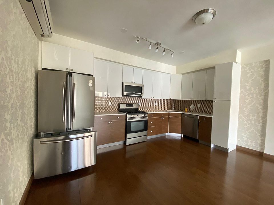 1st image of 1673 19th St #5