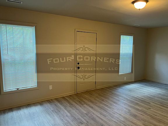 3rd image of 3314 Beck St APT A