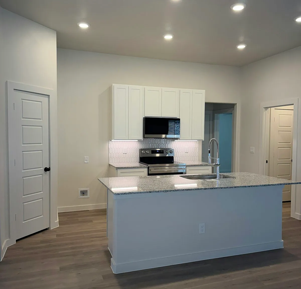 9204 Prairieland Drive — Photo 2