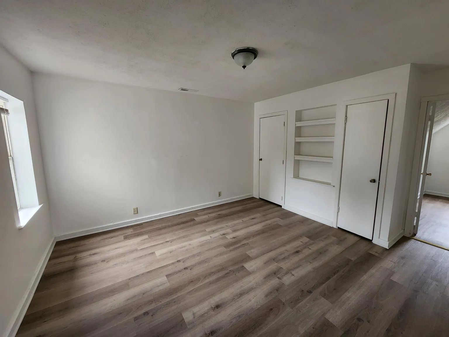 425 Park Ave — Photo 3