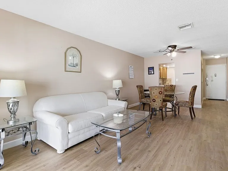 2060 Marilyn St #207 — Photo 12