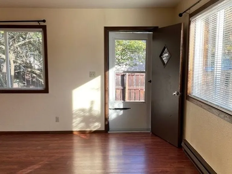420 9th Ave W — Photo 1