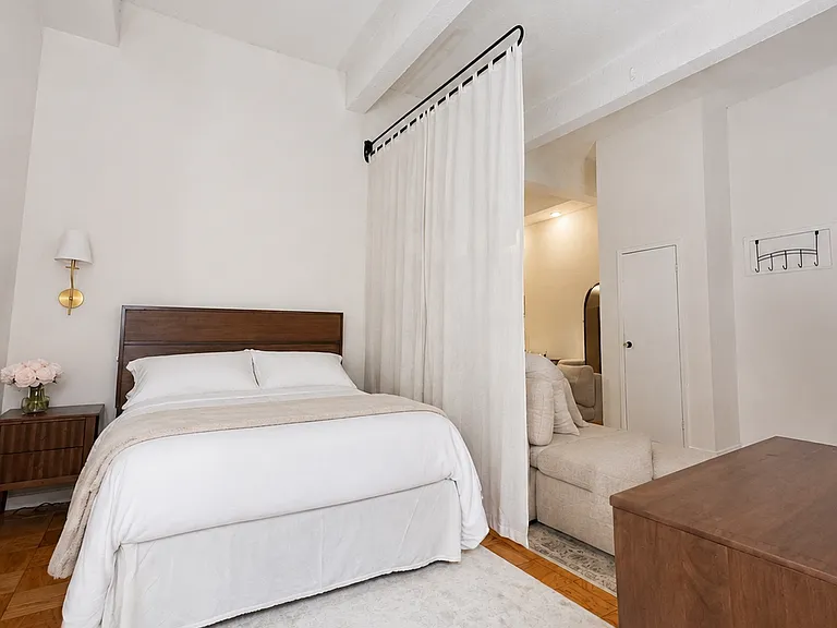 30 Christopher St #1D — Photo 3