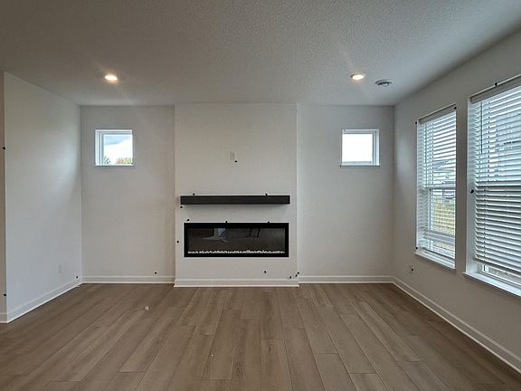 4th image of 2307 Williams St