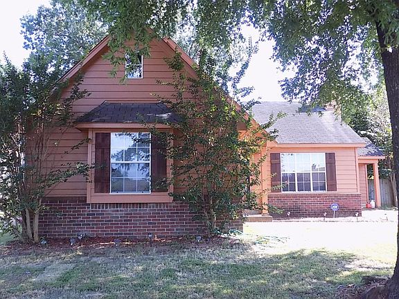 3rd image of 6939 Lagrange Cres N