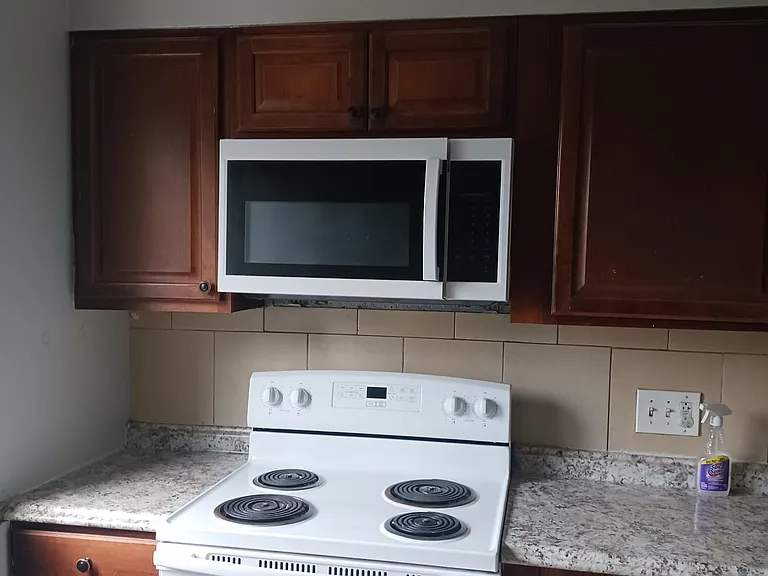 174 South Ave #1 — Photo 2