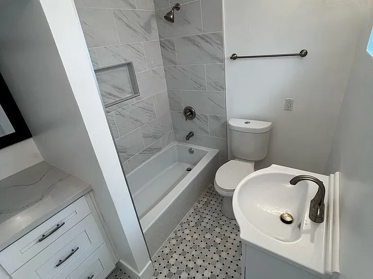 525 S Freeman St E — Photo 4