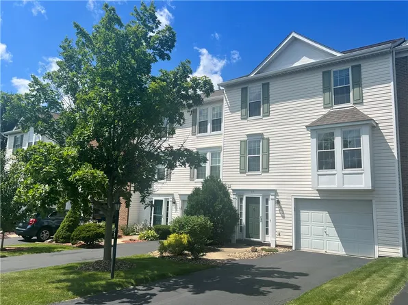 74 Links Dr, New Castle, PA 16101