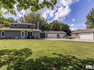 7653 Kunz Rd, Rochester, IL 62563