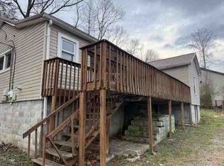 32 Hummingbird Ln, Hazard, KY 41701