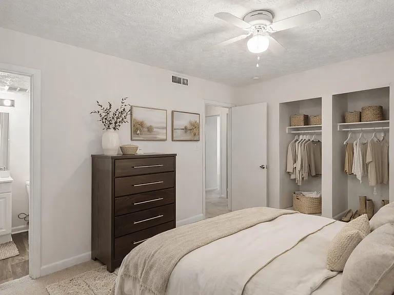 Emerald Pointe — Photo 13