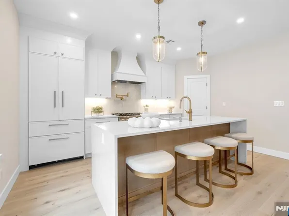 188 Broadway #8, Woodcliff Lake, NJ 07677