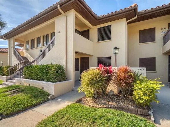 5231 Lake Village Dr #27, Sarasota, FL 34235