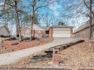 32 Vantage Dr, Maumelle, AR 72113