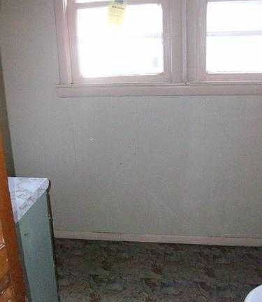 1/2 bath