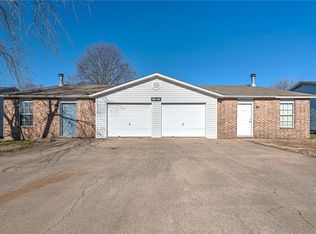 4378 & 4380 W Thrasher Dr, Fayetteville, AR 72704