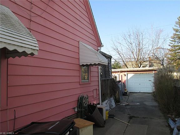 4th image of 12104 Wayland Ave