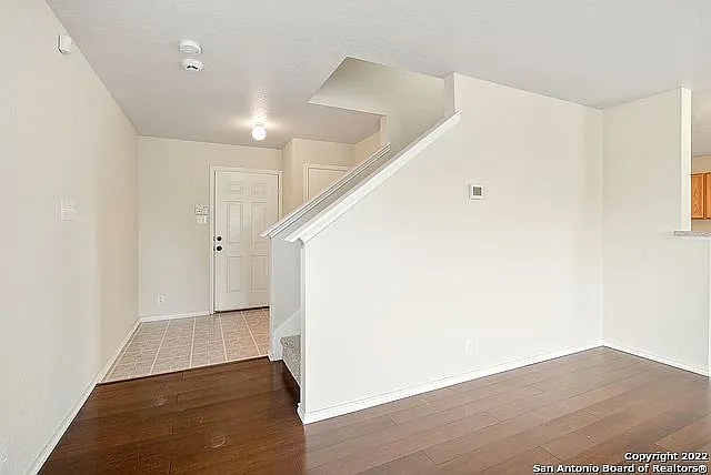 5035 Royal Stable — Photo 29
