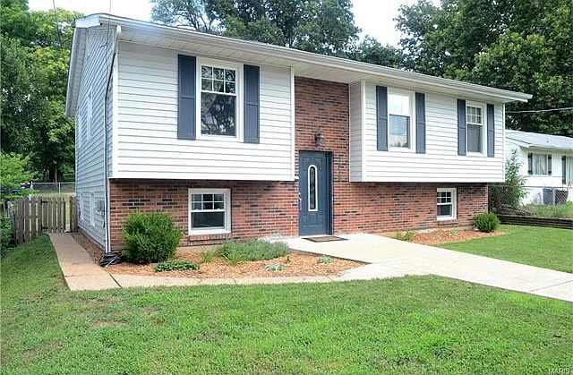 1st image of 2526 Valley Ave