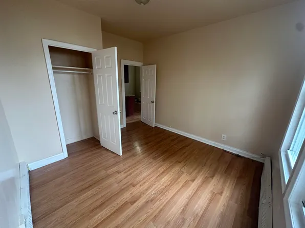 98 Van Nostrand Avenue image 4 of 8