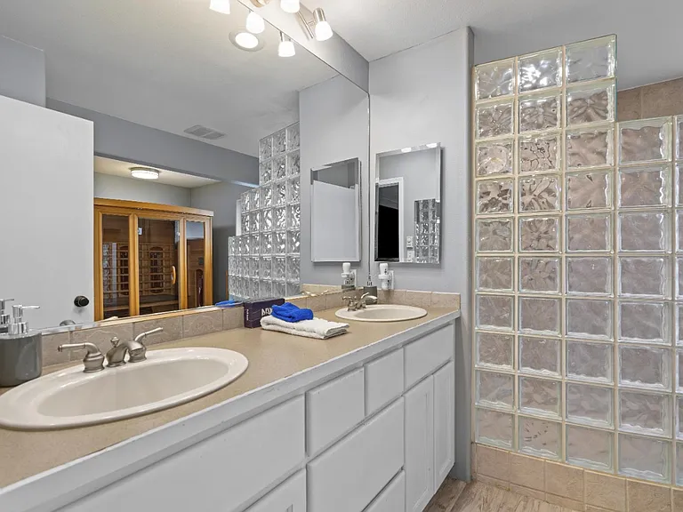 3200 N Wedgewood Loop — Photo 13