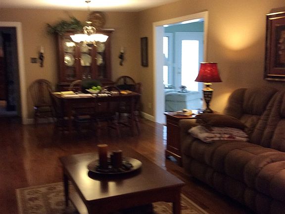 2nd image of 331 Kameron St