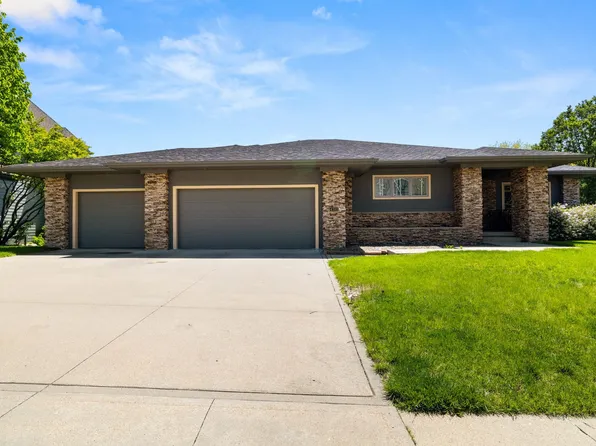 4303 161st St, Urbandale, IA 50323