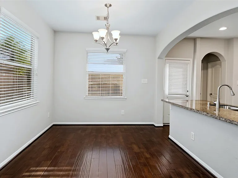 8403 Columbia Forest Dr — Photo 9