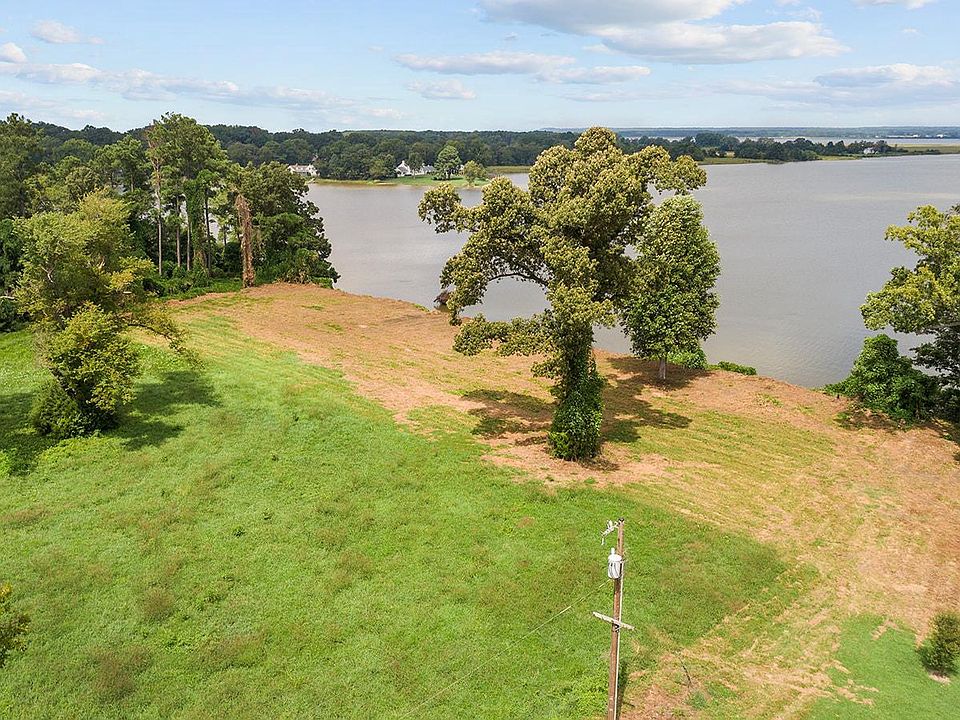 2nd image of 2 Benton Point Rd