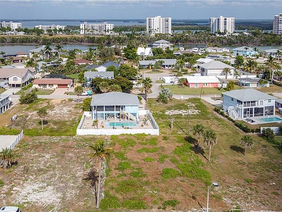 4th image of 8033 Estero Blvd