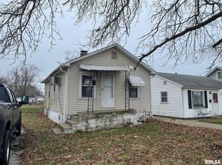 3048 S 11th St, Springfield, IL 62703