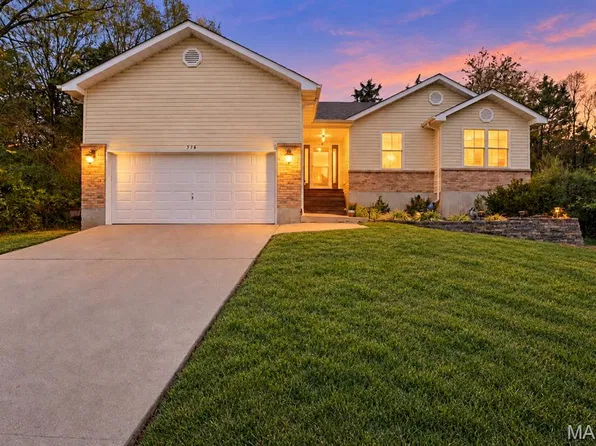 316 Easy St, De Soto, MO 63020