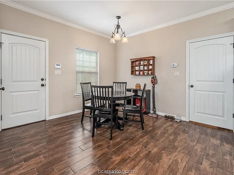 411 Ash St — Photo 4