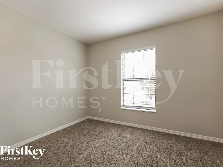 1544 Swan Lake Cir — Photo 14
