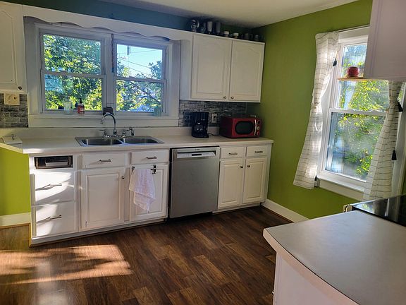 5th image of 342 Bradley St