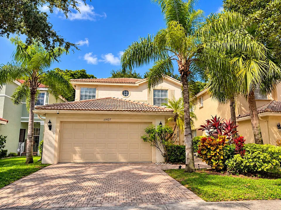11427 Blue Violet Ln